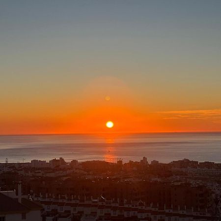 Peaceful Studio With Amazing Sea Views And Free Parking Benalmádena Buitenkant foto