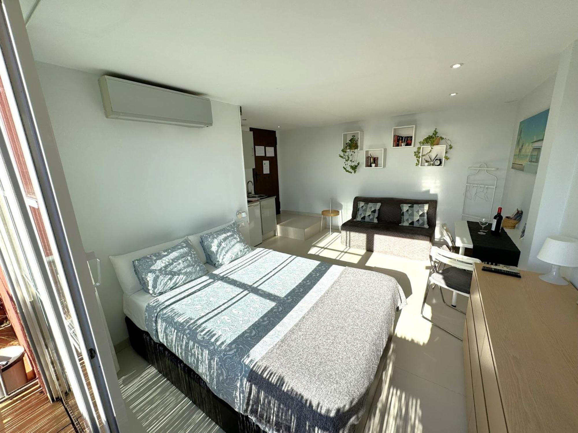 Peaceful Studio With Amazing Sea Views And Free Parking Benalmádena Buitenkant foto